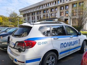 Смайващо: Джигит опита да подкупи бургаски ченгета с джобни монети