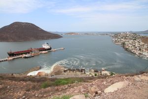 La economía de guerra de Occidente se adentra en una bahía en Sinaloa