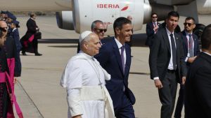 Y Sánchez abrazó al Papa