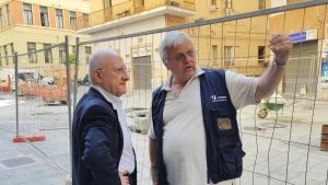 La nuova crociata di De Luca: «Cafoni zero». E sui social annuncia un bando