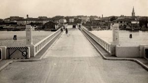 Ponte girevole, così novant’anni fa Grado cambiò il suo destino