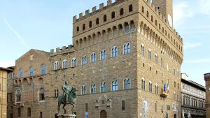Comune Firenze, welfare fino a 1000 euro per i dipendenti. Soldi per bollette, affitti e spese sociali