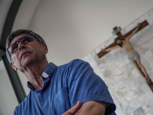 Il boss della 167: «La bomba a don Patriciello? Messa per incastrare il clan di Caivano». Nella faida interna mercato per comprare i 