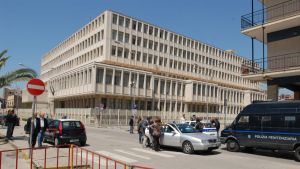 Tangenti e gare pilotate per appalti pubblici, come funzionava il «sistema Caprio»: ci sono 54 indagati