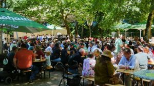 Fetzige Musik und festliche Stimmung – zahlreiche Besucher genießen Waldfest in Lauchringen