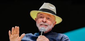 Lula bota a cabeça fora d’água em nova pesquisa BTG/Nexus
