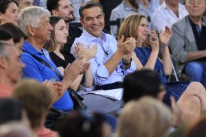 Ένας… Μητσοτάκης μίλησε στη συγκέντρωση της ΕΛΑΣ στη Νίκαια: Το σχόλιο Τσίπρα και η ατάκα για «εντιμόμετρο»