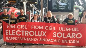 Electrolux blocca i licenziamenti: “Ma la battaglia è ancora lunga”