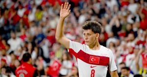 Turkey’s World Cup return clouded by politics, dawn kickoffs