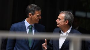 Dos de cada tres votantes del PSOE quieren que Sánchez agote la legislatura pese al caso Zapatero