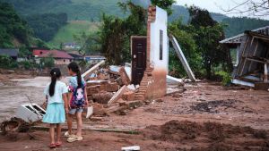 I rischi climatici mettono sempre più in pericolo l’infanzia