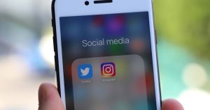 Divieto-social, la stretta sul digitale non funzionerà mai