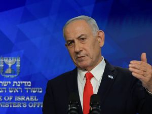 Assediato dai nemici e mollato da Trump. Bibi: 
