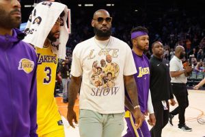 Bill Simmons Predicts LeBron James Will Join Golden State Warriors in Bold Free Agency Call