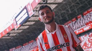 El Sporting de Gijón oficializa el fichaje de Jorge Sáenz hasta 2028: 
