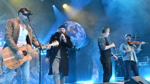 Von Generationen gefeiert: Versengold und Fiddler‘s Green vereinen kleine und große Fans