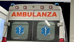 Lentate sul Seveso, trovato a terra accanto al monopattino: morto 56enne