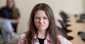 5 Steps to Help De-Escalate Your Teen's Outbursts