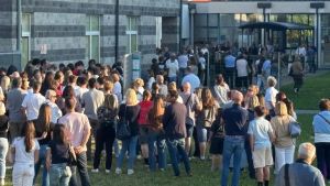 Incontri con psicologi per alunni e famiglie: «Un lutto comunitario, va affrontato insieme»