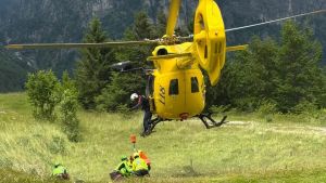 Precipita per 15 metri durante una scalata sul Monte Cornetto, grave alpinista di Mirano