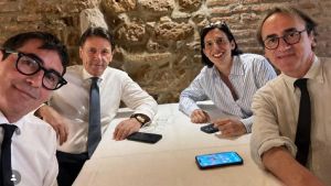 Con una foto Schlein, Conte, Fratoianni e Bonelli lanciano la due giorni per il programma (ma dimenticano Renzi)