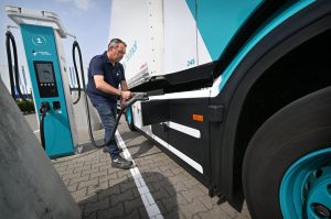 De elektrische vrachtwagen komt steeds verder over de grens. ‘Er komt een punt dat het goedkoper is dan diesel’