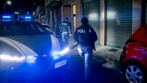 Rapina per la strada in pieno centro a Trieste: scatta subito l’arresto