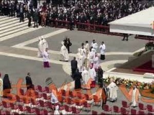 Addio a Monsignor Ruini, ecco Papa Leone che lo saluta dopo Messa intronizzazione nel 2025