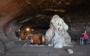 In African cave, Israeli, international scientists find signs of earliest use of fire