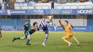 Uno de los máximos goleadores del Avilés pone sus ojos en el extranjero: así está su situación en el mercado de fichajes