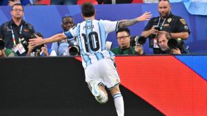 Mondiali 2026: Messi è storia, tripletta all'Algeria pareggiati i gol di Klose /