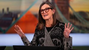 Cathie Wood desvela en Madrid el verdadero cohete que puede disparar a SpaceX