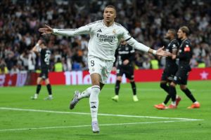 (VIDEO) Mbappé Scores Brace, Becomes France All-Time Top Scorer In 3-1 World Cup Win Over Senegal