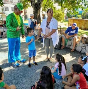 Yaquelín Rojas González y su proyecto Sonrisa Azul
