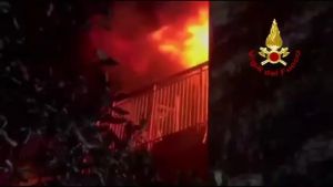 Incendio Muggia, quattro intossicati e due pompieri soccorsi: salvati anche cani e gatti