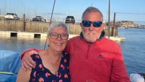 ‘Bilo je nestvarno’: Britanski par o susretu sa ruskim ratnim brodom i pucnjima upozorenja