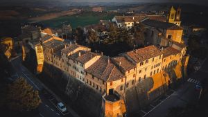 Scrigno d'arte, musica e grandi vini sotto le stelle del solstizio d'estate