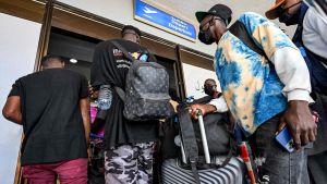 Migranti, l’Europarlamento approva la stretta sui rimpatri. Meloni: “Successo per l’Italia, è il modello Albania”