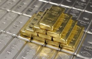 Gold Prices Rise 0.58% to $4,379.50 as Safe-Haven Demand Persists Amid Economic Uncertainty