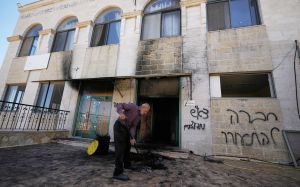 Settlers set fire to two West Bank mosques overnight