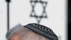 Das „Nie wieder!“ beginnt auf Schulhöfen und an Bushaltestellen