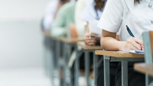 “Alternare studio e passeggiate, meditare 3 volte al giorno e dormire bene: così si allena il cervello all’esame di Maturità”