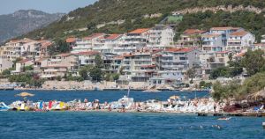 Kava 1 do 2,5 eura, ćevapi 5 do 8, a smještaj se može naći već od 35 eura