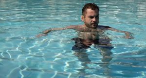 Nobody shows up to man’s pool party, his response is a lesson every adult should see