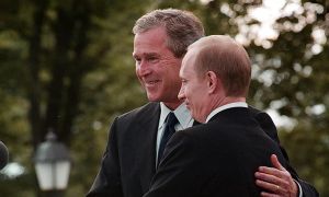 Kaj sta se pred 25 leti pogovarjala Bush in Putin