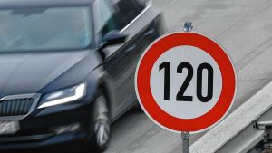 Wegen Raserei und Unfällen: B33 wird zwischen Hegau und Steißlingen zur Tempo-120-Zone