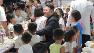 Com’è fatto il campo estivo di Kim Jong Un dove Putin manda gli ucraini a “russificarsi”