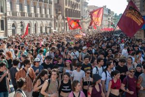 Rome against the black wave: ‘The world belongs to those who move’