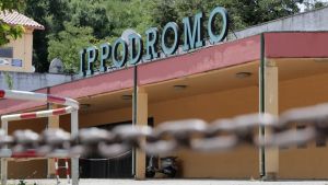 Ippodromo di Trieste, è scontro legale tra proprietari e società, intanto l’abbandono avanza