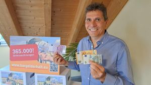 „Durch die Hintertür verdrängt“: Uhldinger sammelt 360.000 Unterschriften für den Erhalt von Bargeld